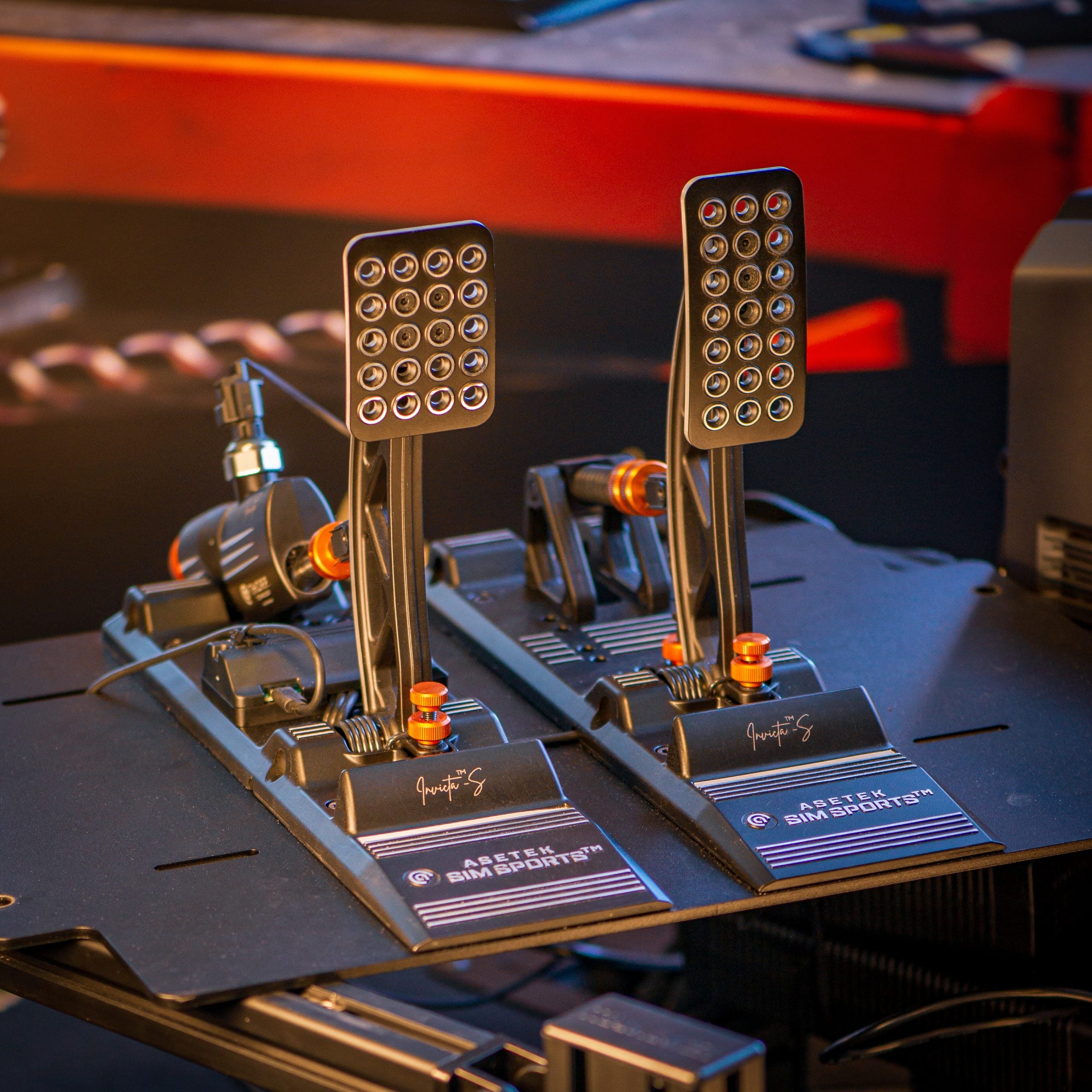invicta sim racing pedals Asetek SimSports Invicta S-Series Brake & Throttle